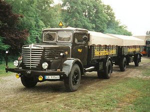 Buessing-8000-S13-Niedermeier-071104-2.jpg