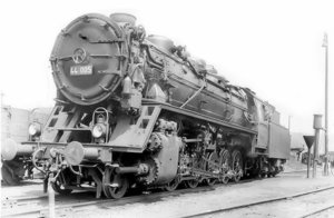 44 005 в депо Pressig-Rothenkichen en 1930. Foto DLA Darmstadt