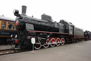 1200px-Грузовой_паровоз_Эр_750-04_(3).jpg