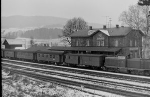 877_Bhf.Gotteszell_DB-Lok_BR_V100_mit_GmP.jpg