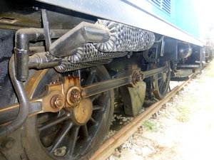 334004