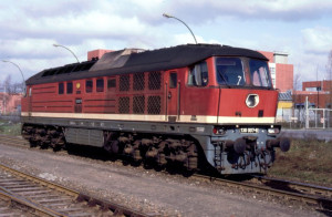 DR 130 007-8(1982).jpg (123.07 Кіб) Переглянуто 5114 разів 007-й з додатковими саморобними поручнями по краях.
