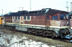 DB 230 070-5(1992).jpg (202.56 Кіб) Переглянуто 4980 разів 230 070 в оригінальному вигляді, тільки з вицвілою фарбою.