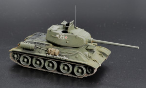 Танк Т-34/85. Готовая модель Artitec