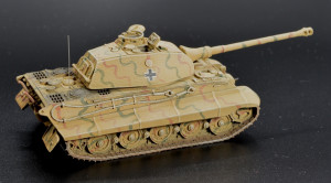 Танк  Tiger II. Готовая модель Artitec.