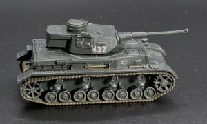 Танк Pzkw IV. Серия F2. Кит SDV-Models. Полистирол. Качество на удивление почти отличное. Почти - есть непролив маски орудия.