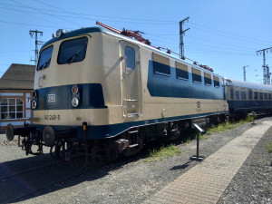 E41