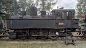 паровоз серии ČSD422